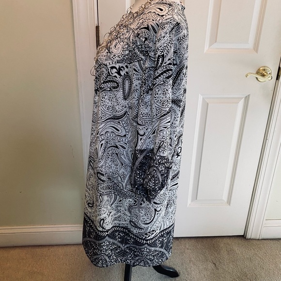 Loft woman’s dress size L. Long sleeve keyhole button back - Picture 3 of 9